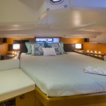 boat-44DS_interieur_2013112711445328